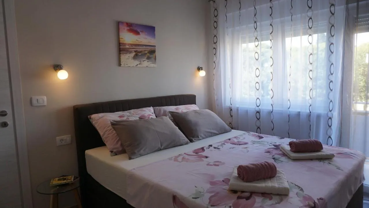 アパート Apartman Luka プーラ
